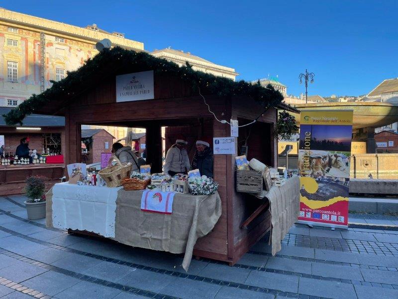 I prodotti dell'Antola al Mercatale in Piazza De Ferrari 